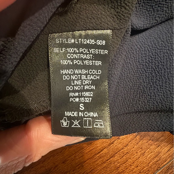 REFERENCE WOMENS SLEEVELESS DRESS SHIRT, SIZE SMALL, NAVY - Picture 11 of 12